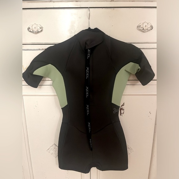 Women's Short Sleeve Back Zip Boy Short Spring Wetsuit 2mm Size - Picture 4 of 4